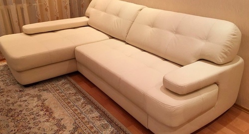 Обивка углового дивана.  Автозаводская